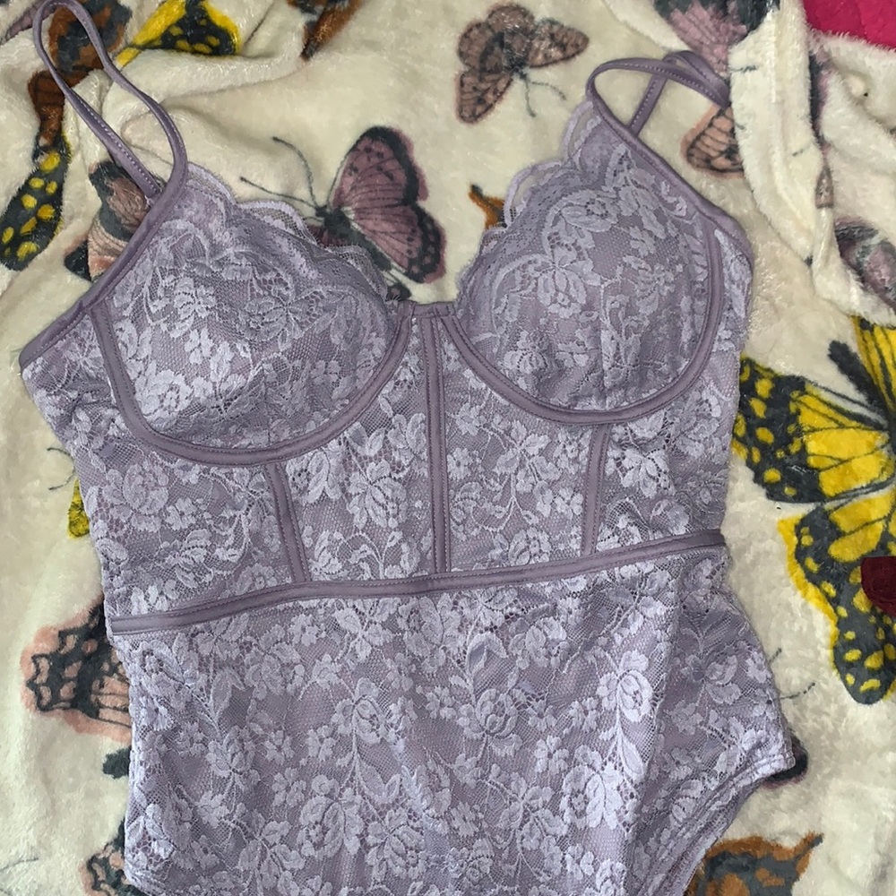 women’s body suit